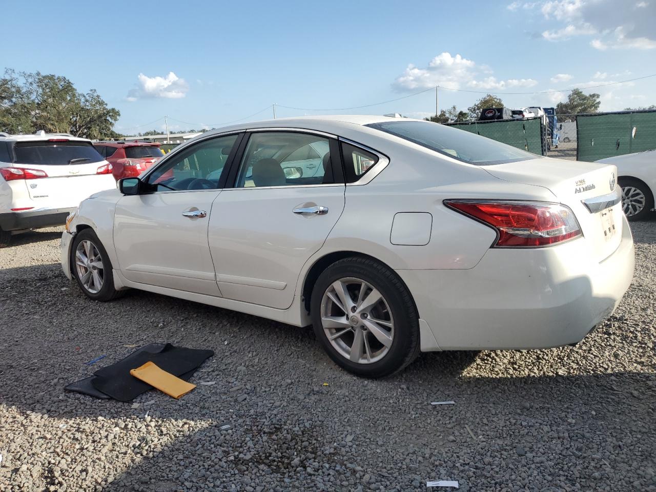 2015 Nissan Altima - Image 2