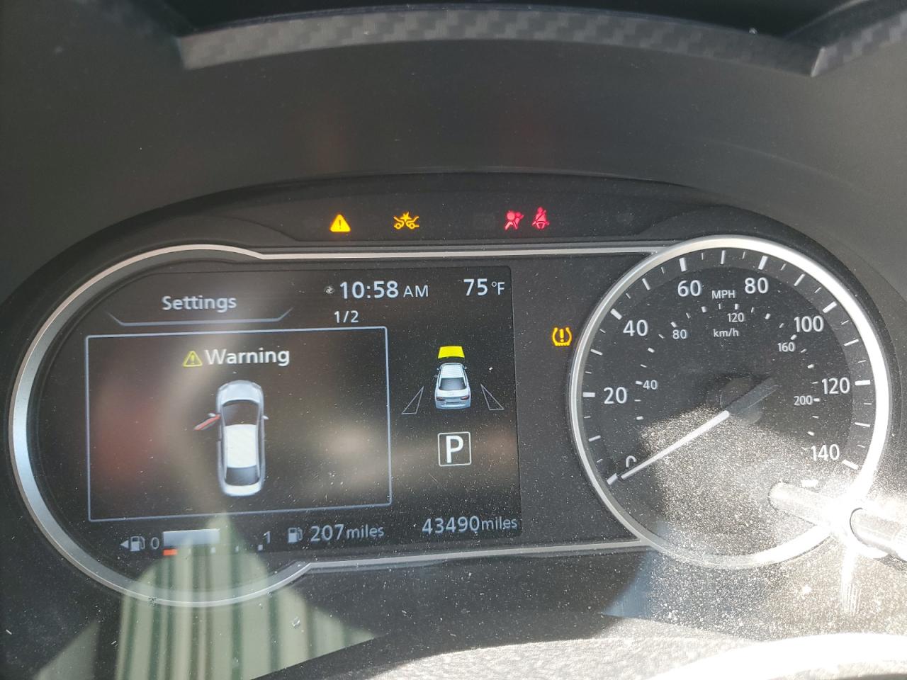 2021 Nissan Versa - Image 9