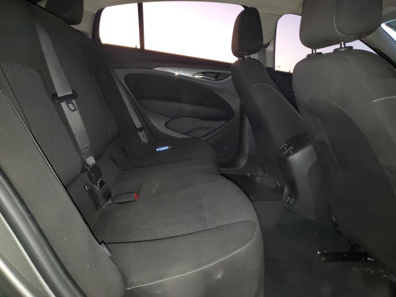 2018 Buick Regal - Image 10