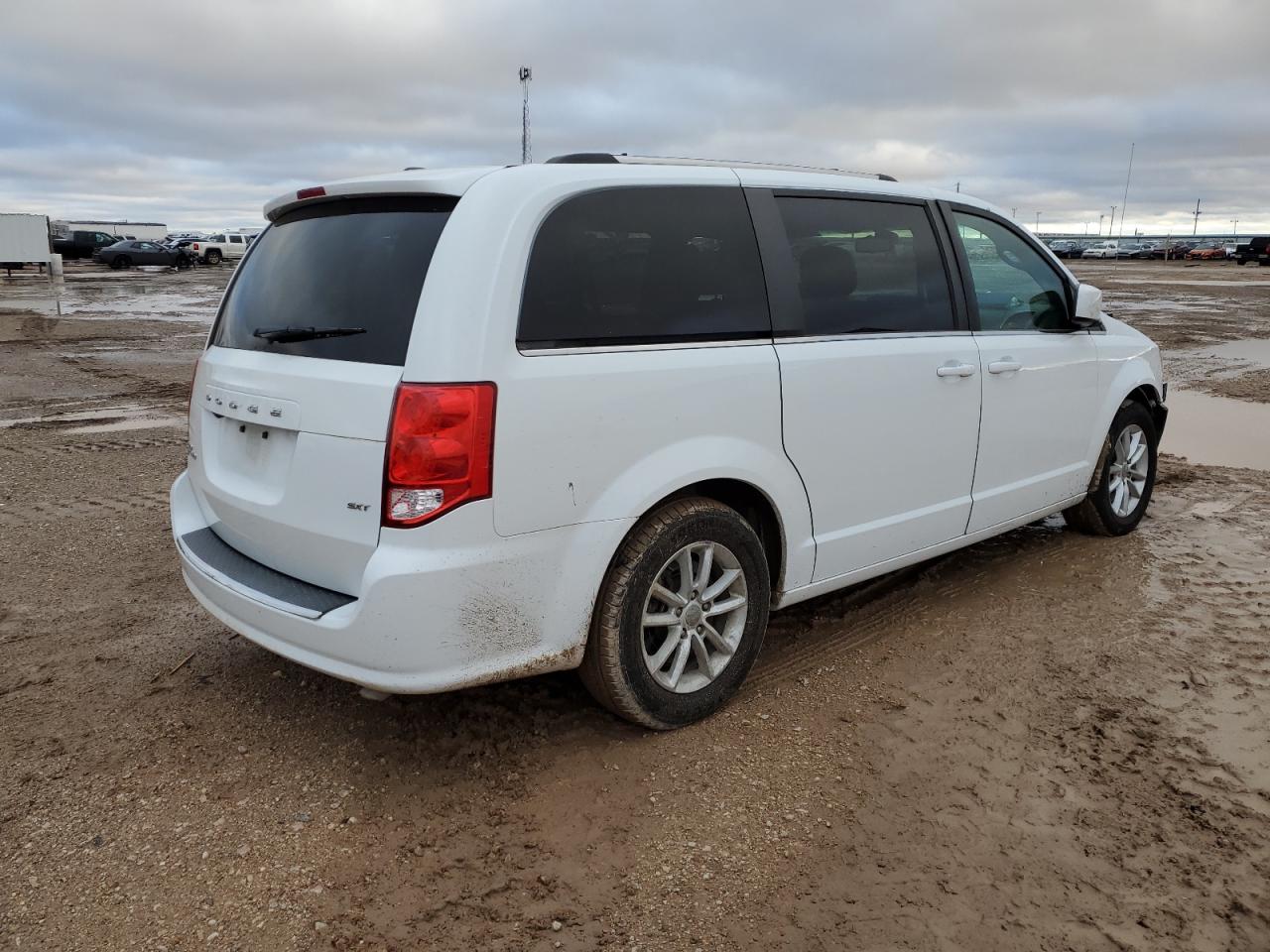 2020 Dodge Caravan - Image 3