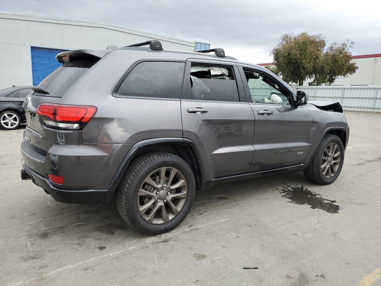 2016 Jeep Grand Cherokee - Image 3