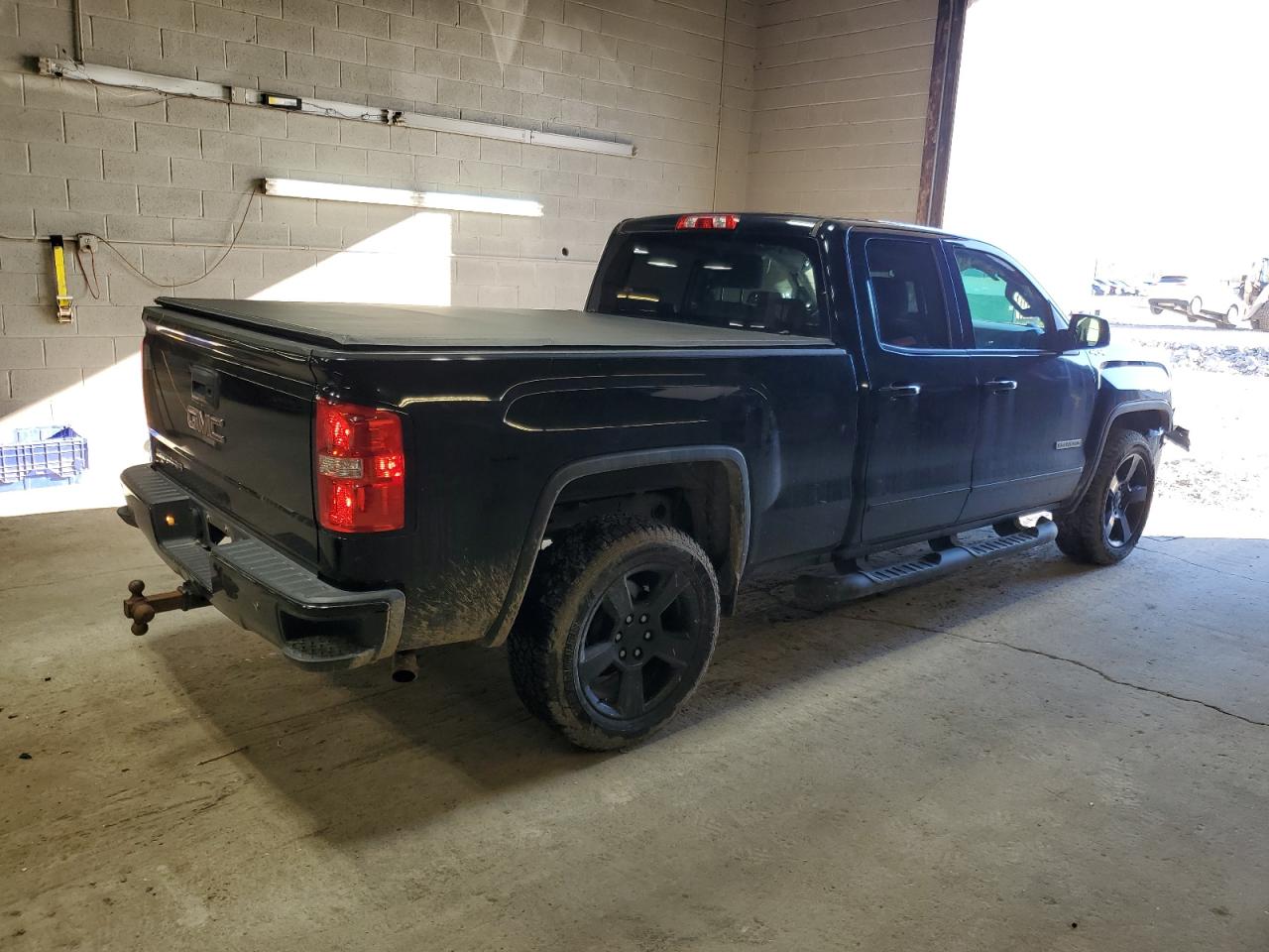 2018 GMC Sierra - Image 3