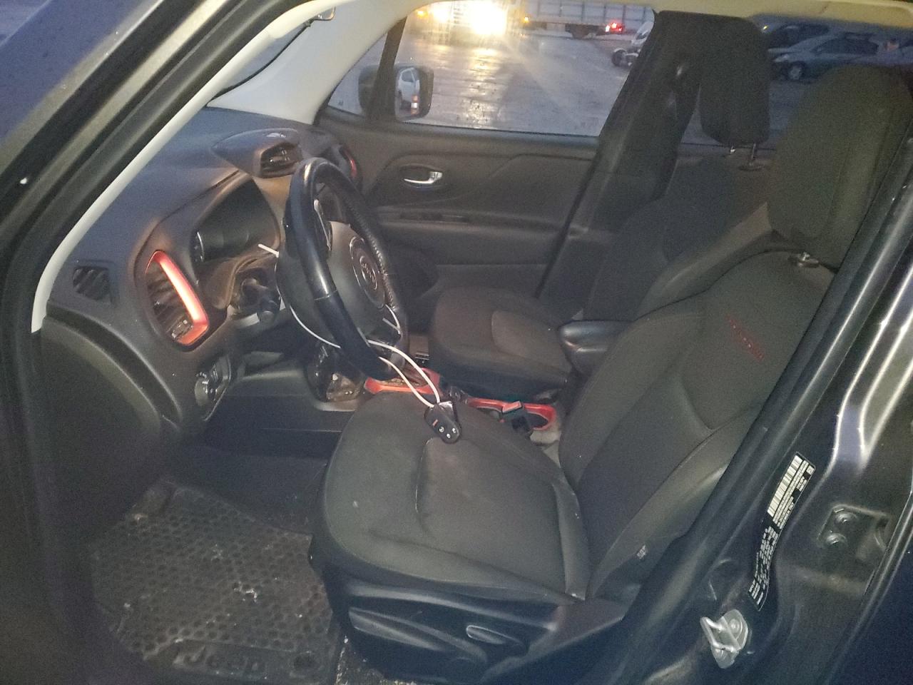 2017 Jeep Renegade - Image 7
