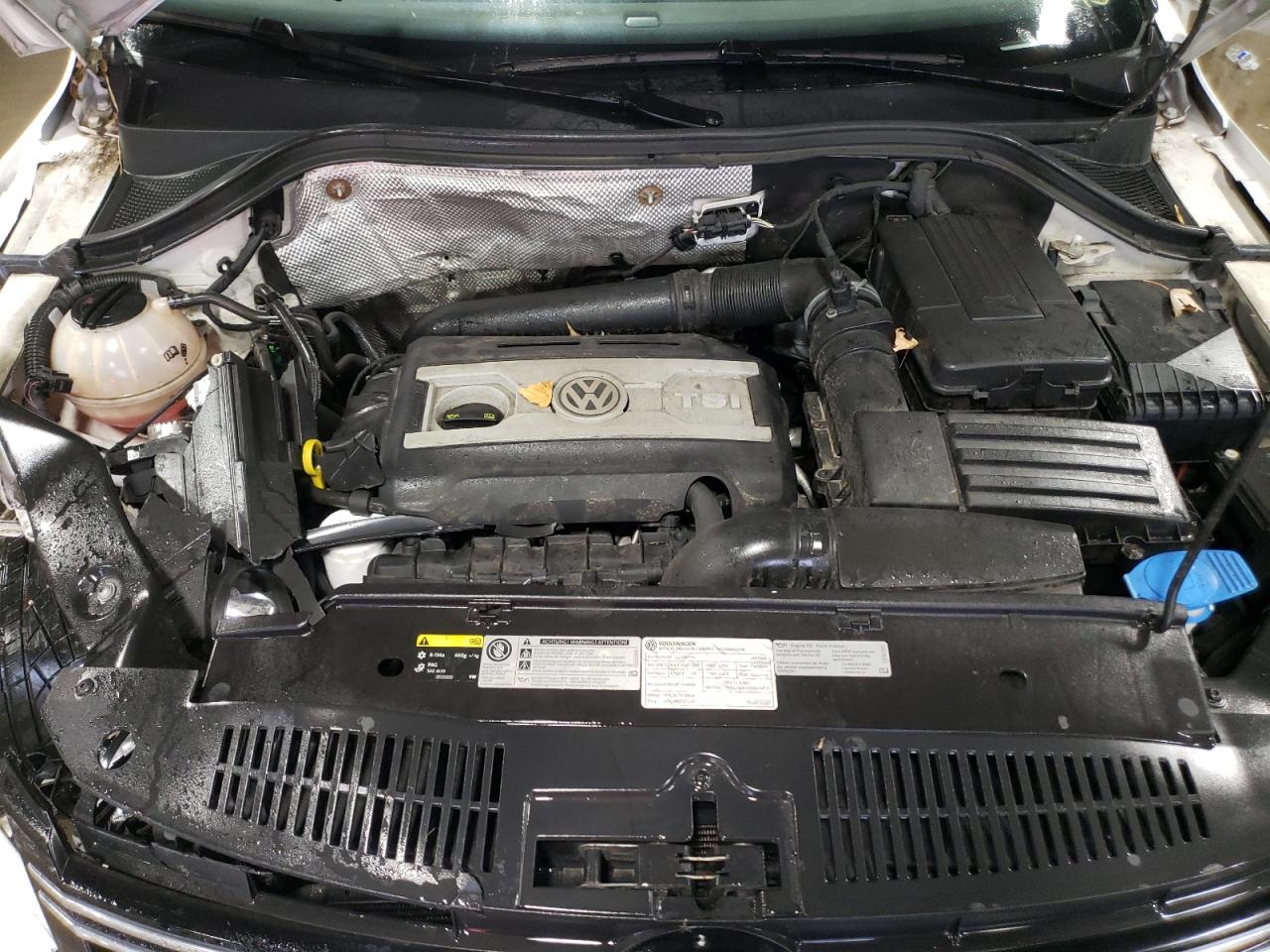 2017 Volkswagen Tiguan - Image 12
