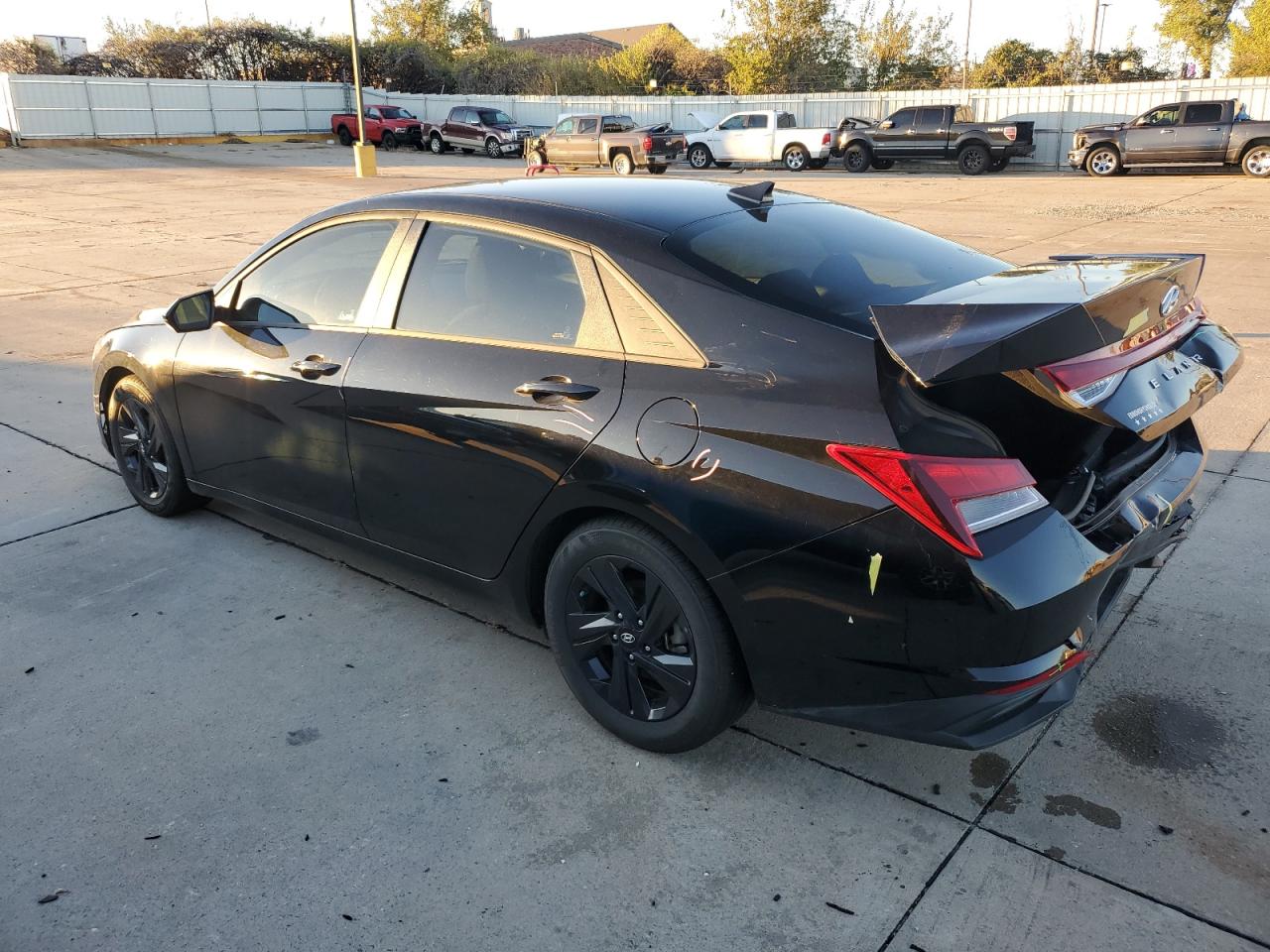 2021 Hyundai Elantra - Image 2
