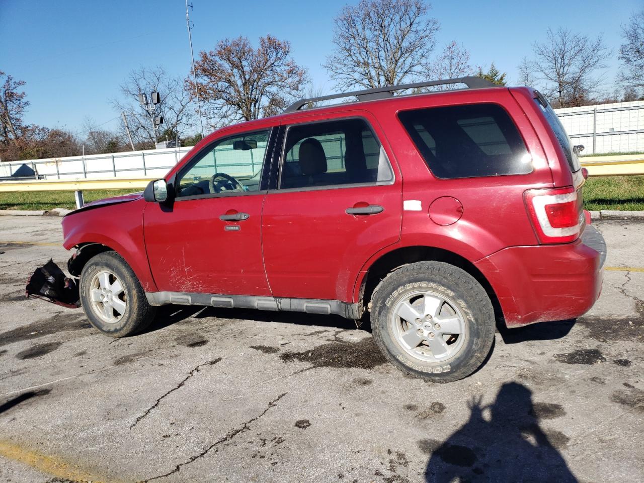 2010 Ford Escape - Image 2