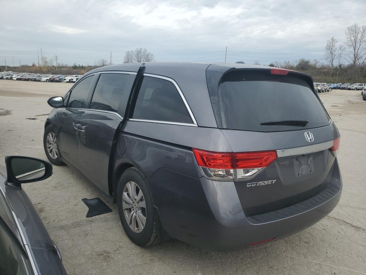 2016 Honda Odyssey - Image 2