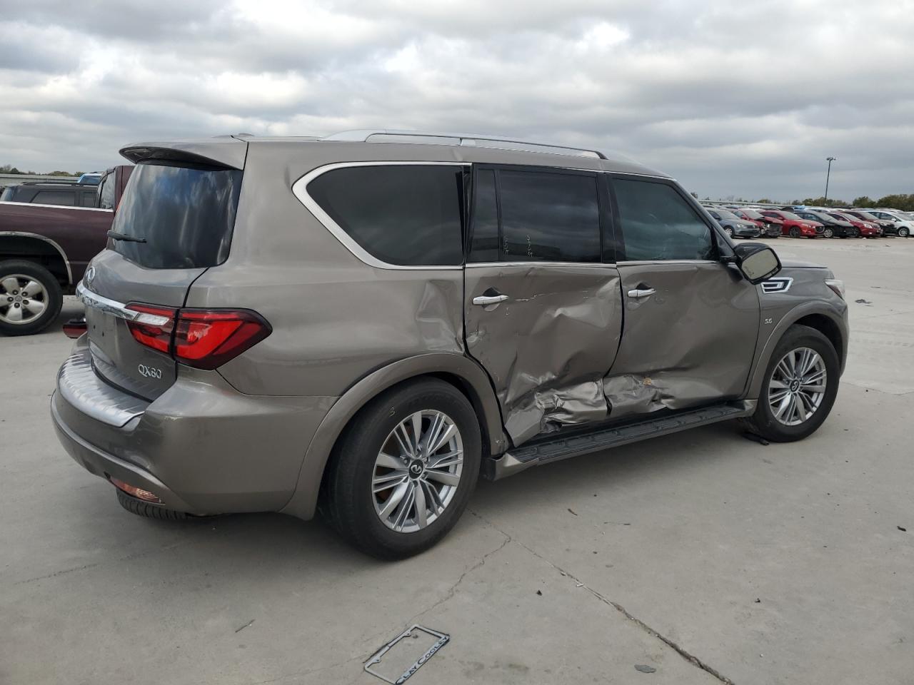 2019 Infiniti QX80 - Image 3