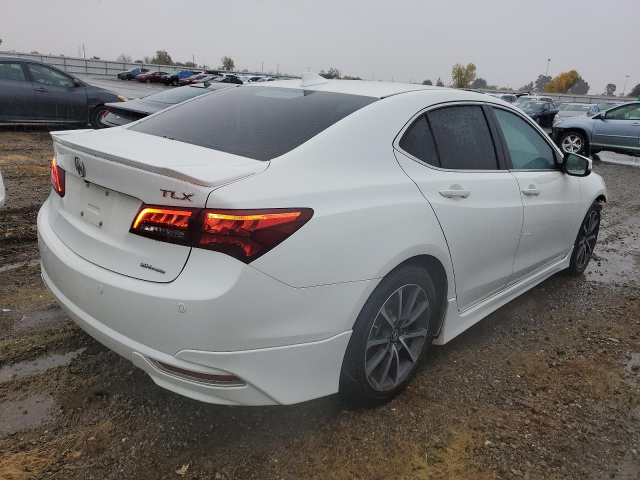 VIN 19UUB3F72FA001415 2015 ACURA TLX no.3