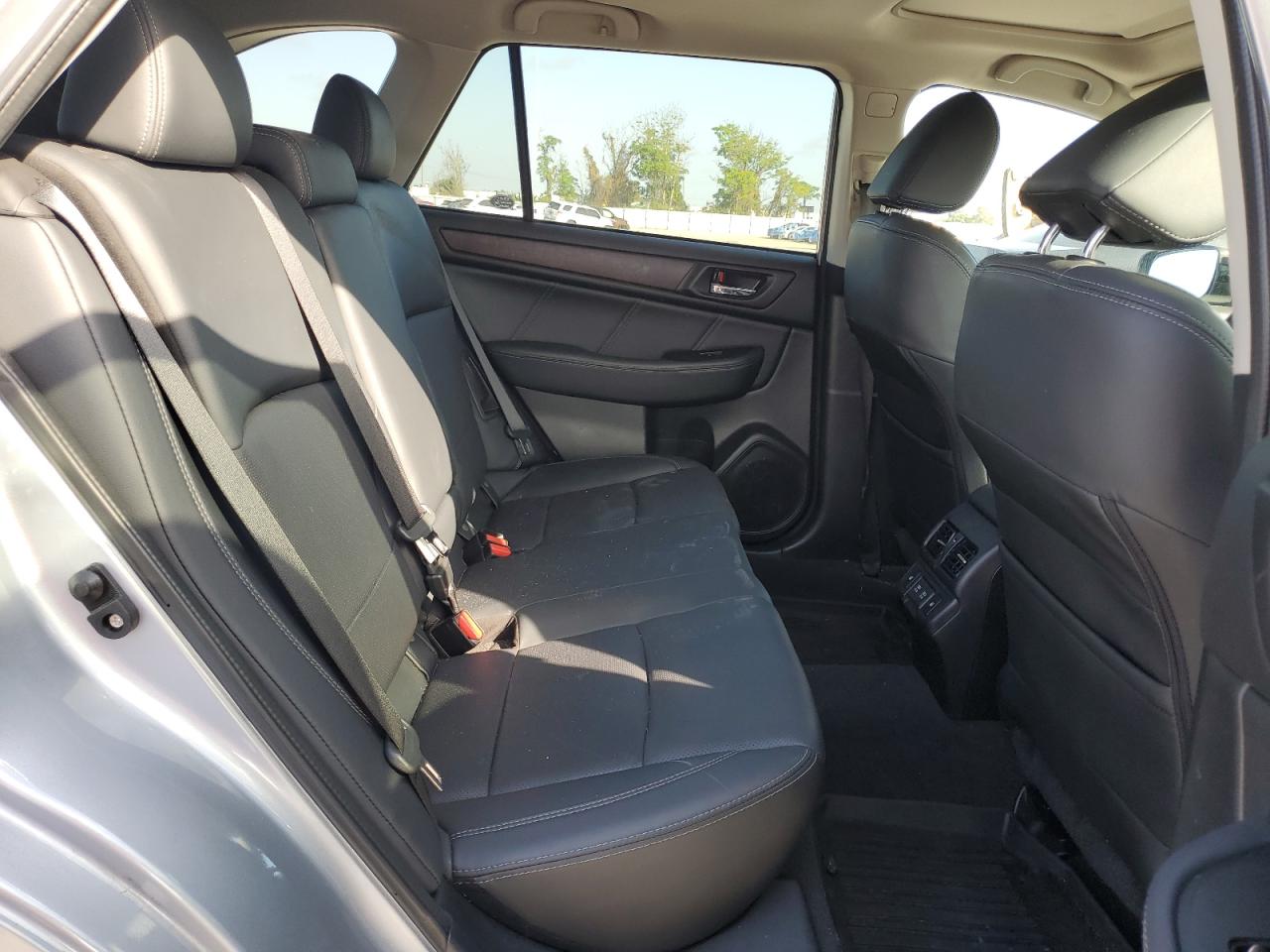 2019 Subaru Outback - Image 11