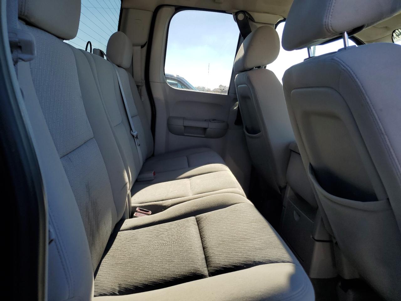 2011 GMC Sierra - Image 10