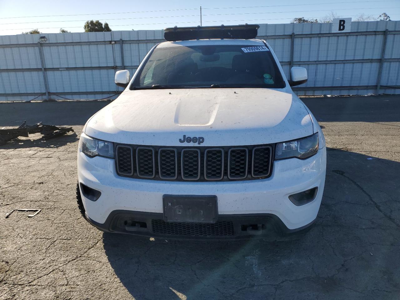 2017 Jeep Grand Cherokee - Image 5