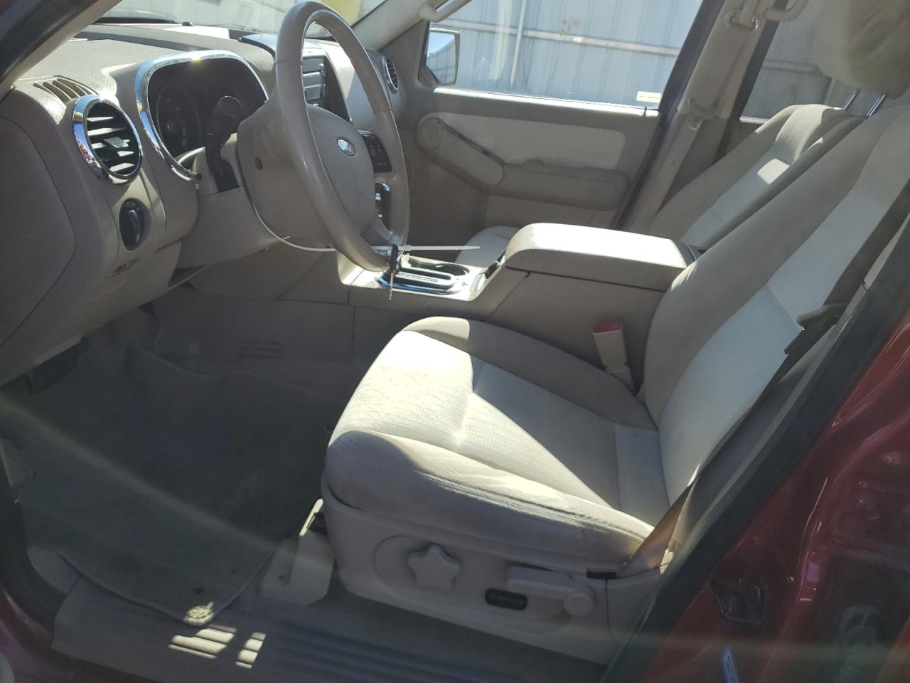 2010 Ford Explorer - Image 7