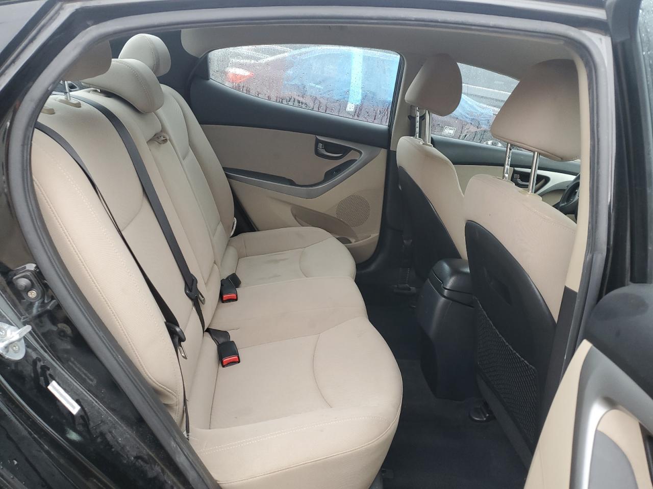 2014 Hyundai Elantra - Image 10