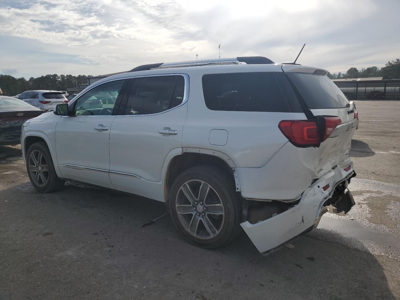 2019 GMC Acadia - Image 2