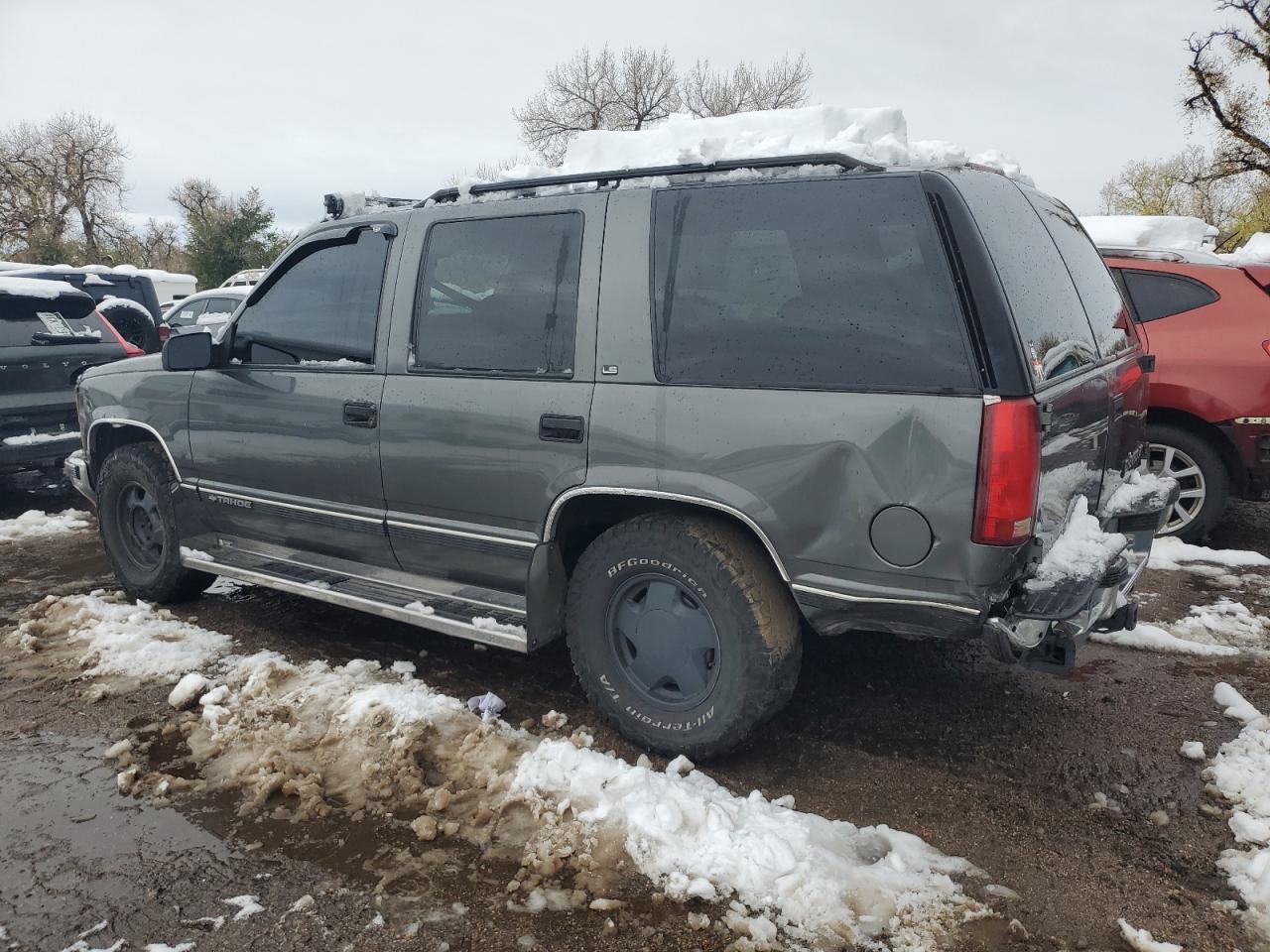 1999 Chevrolet Tahoe - Image 2