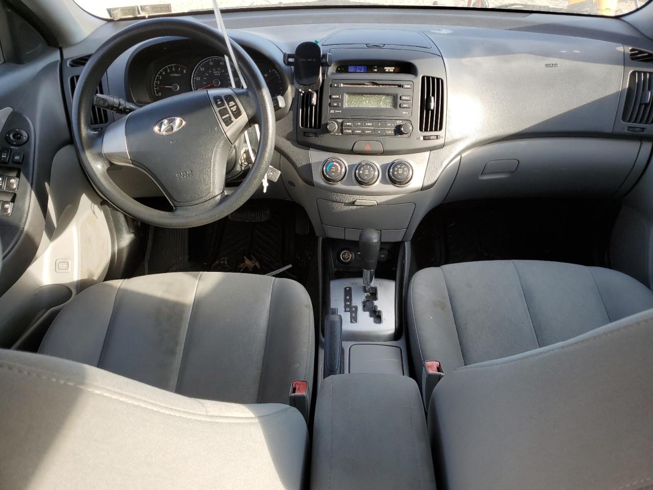 2010 Hyundai Elantra - Image 8