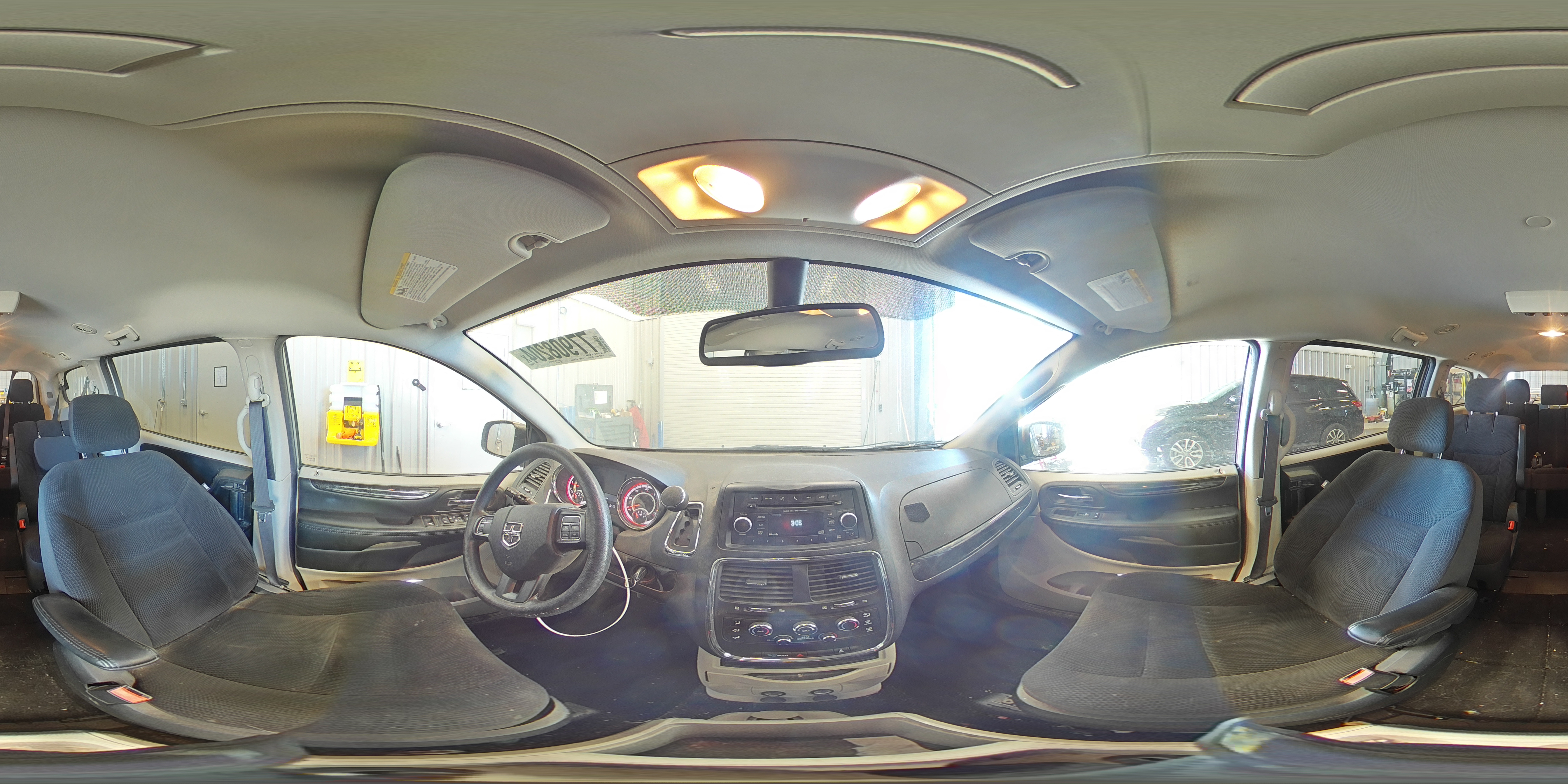 2019 Dodge Caravan - Image 16