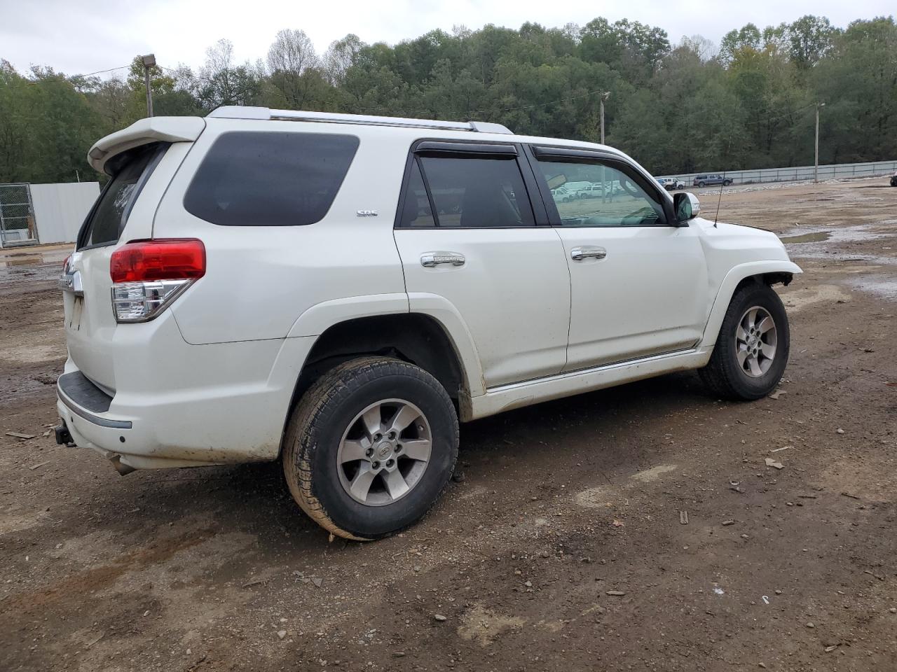 2010 Toyota 4Runner - Image 3