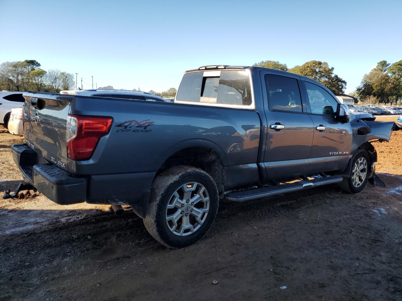 2017 Nissan Titan - Image 3