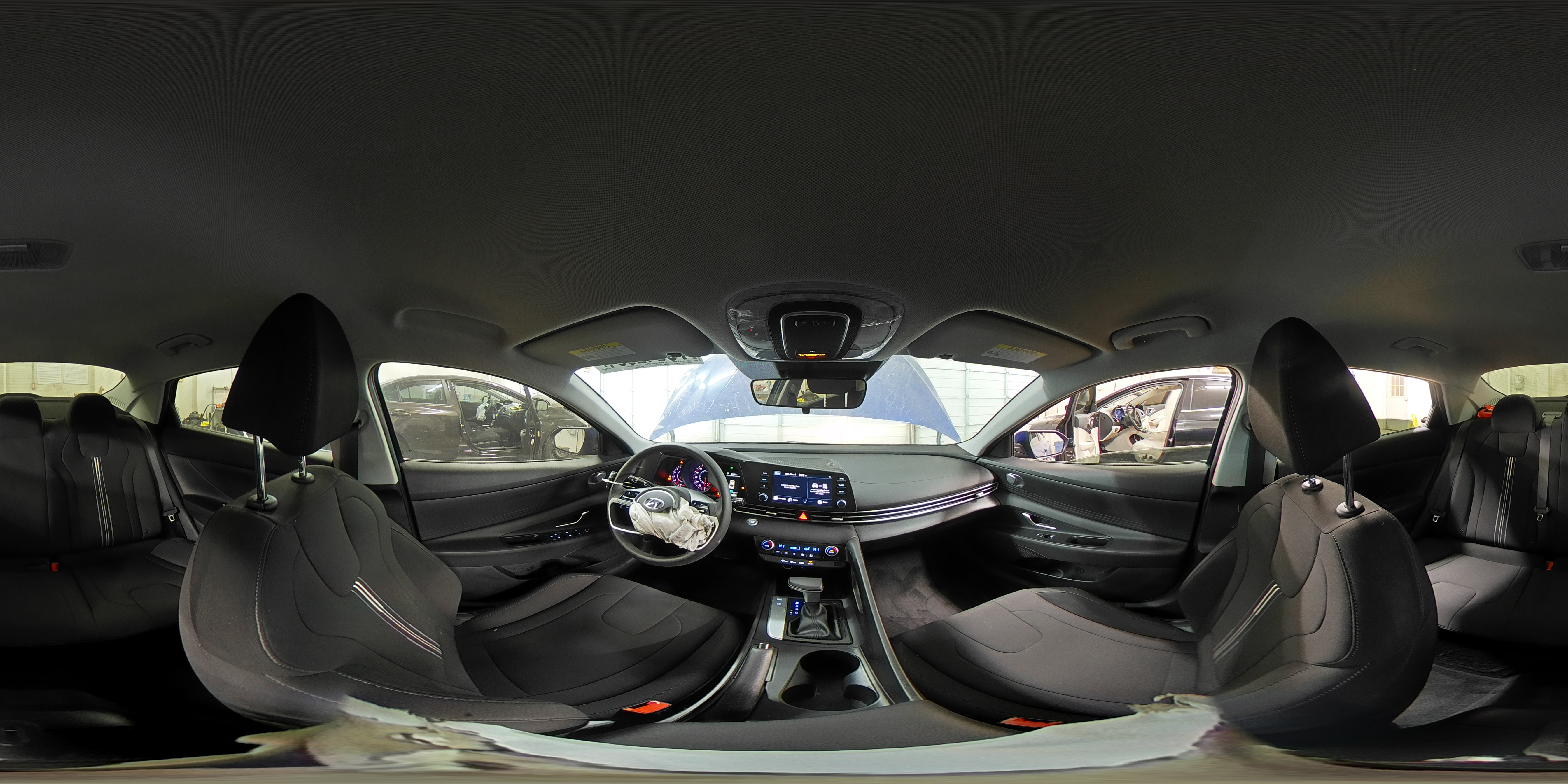 2023 Hyundai Elantra - Image 15