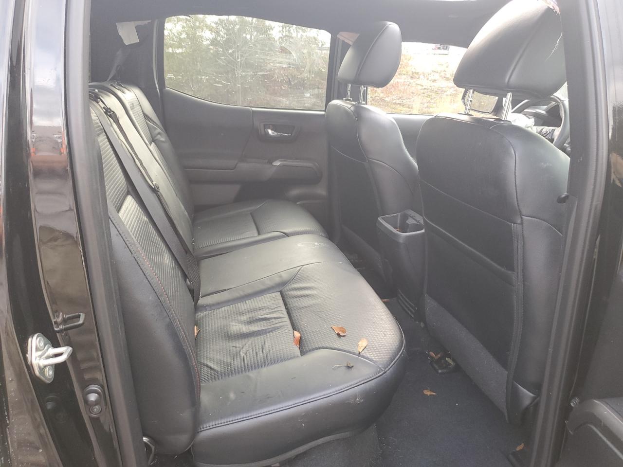 2019 Toyota Tacoma - Image 10