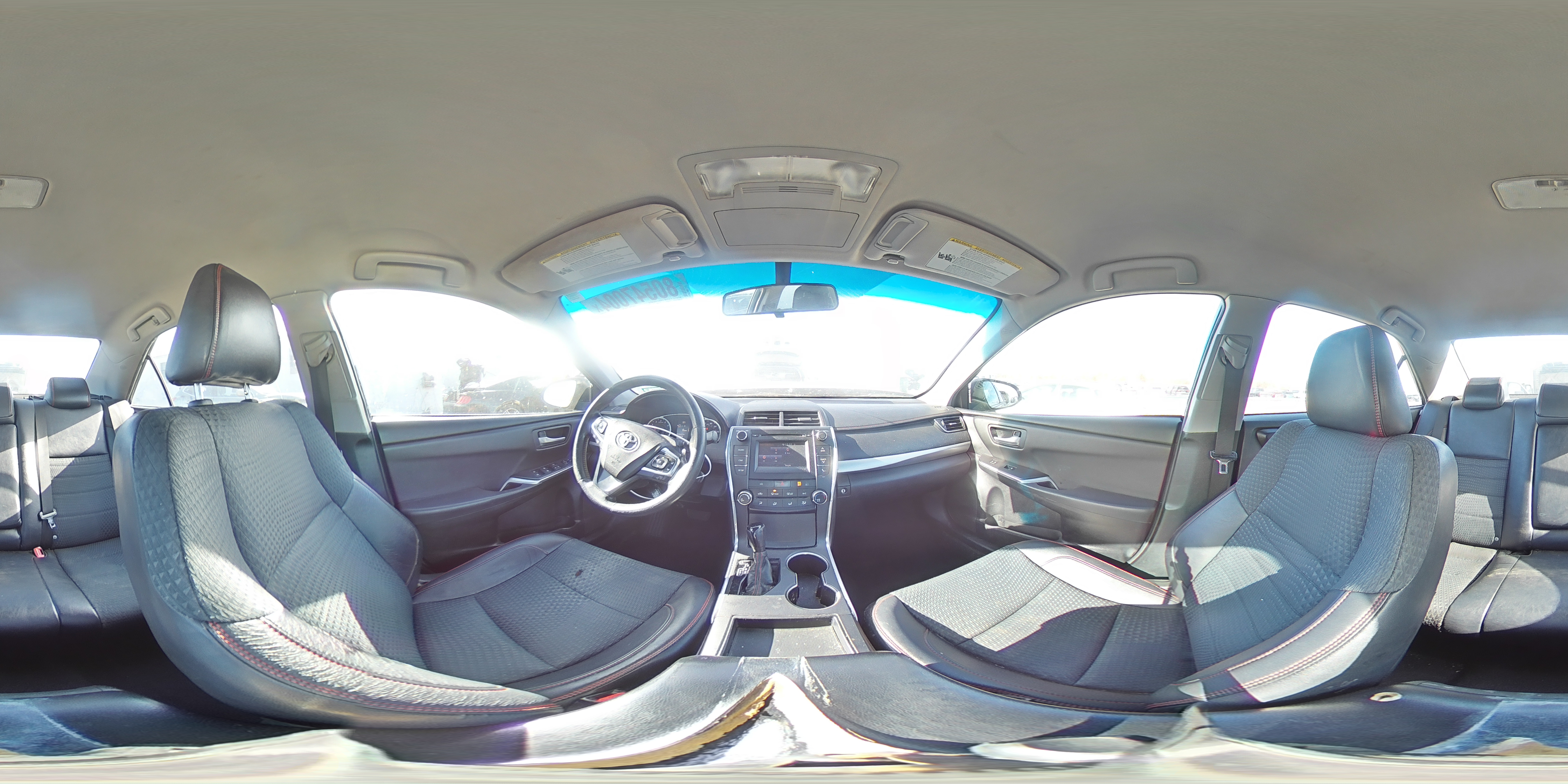 2015 Toyota Camry - Image 15