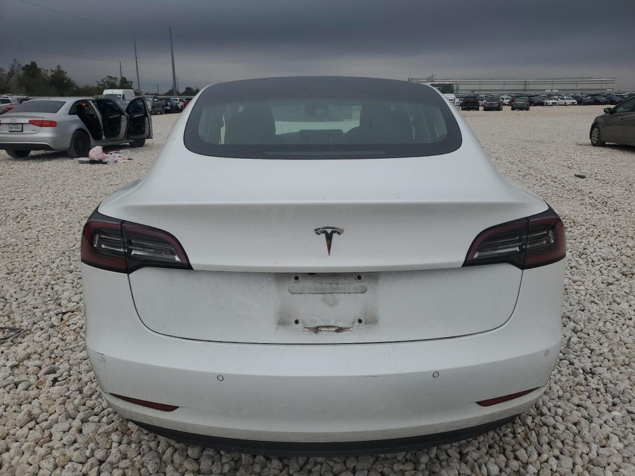 2018 Tesla Model 3 VIN: 5YJ3E1EA8JF118533 Lot: 79318574