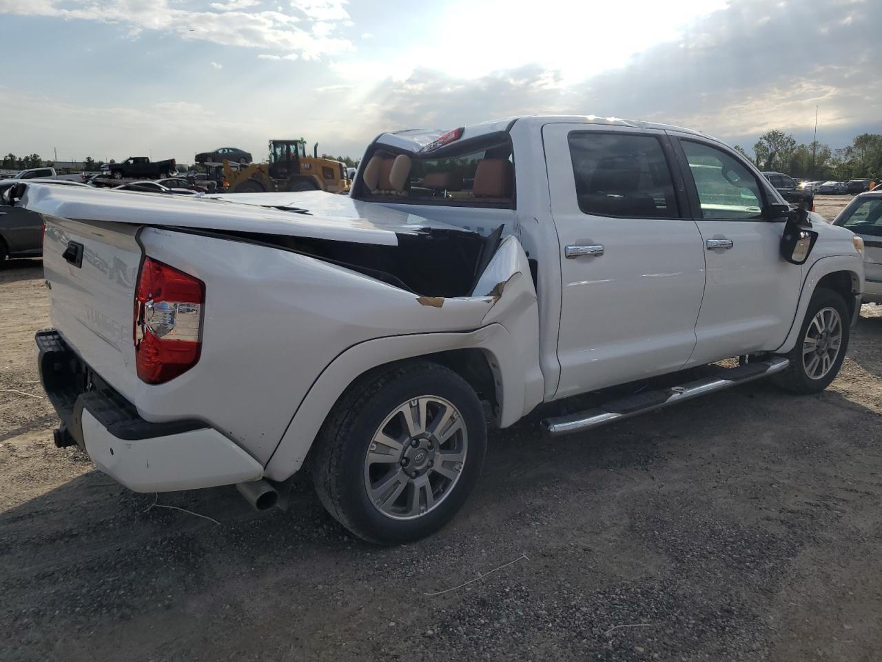 VIN 5TFAW5F17GX528054 2016 TOYOTA TUNDRA no.3