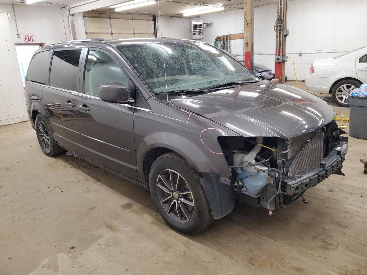 VIN 2C4RDGCG0HR773744 2017 DODGE CARAVAN no.4