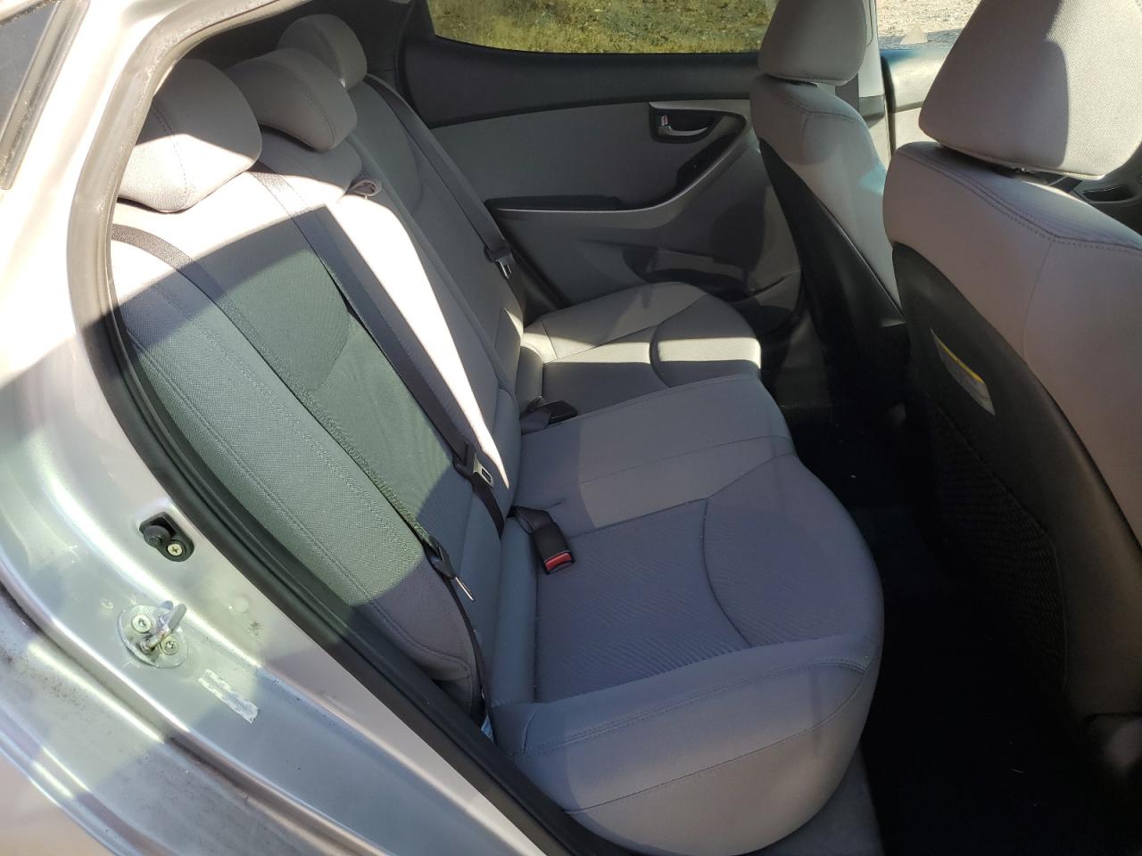 2013 Hyundai Elantra - Image 10