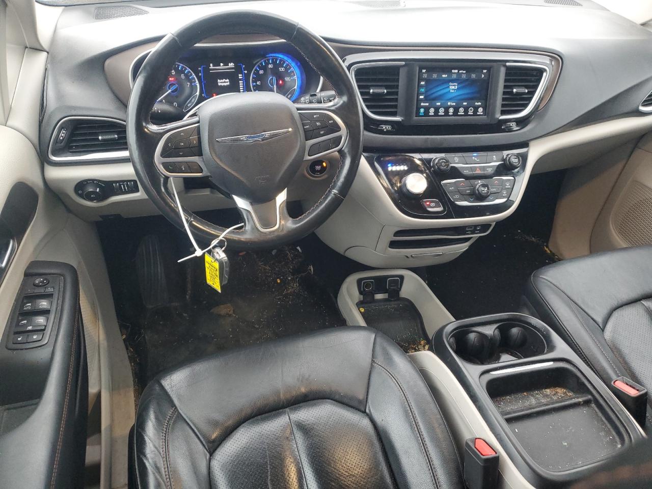 2019 Chrysler Pacifica - Image 8
