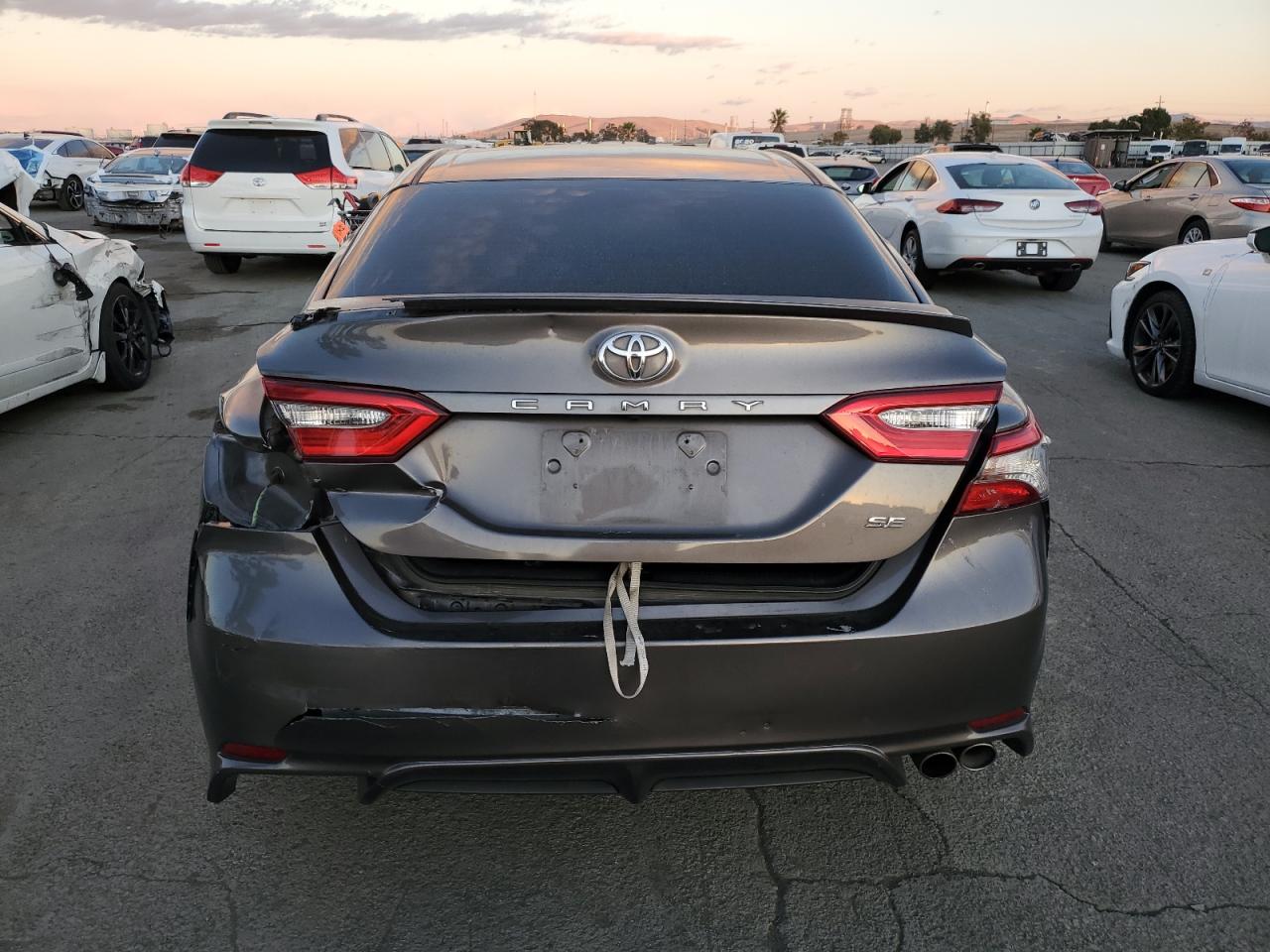 2018 Toyota Camry L VIN: 4T1B11HK8JU153894 Lot: 81195964