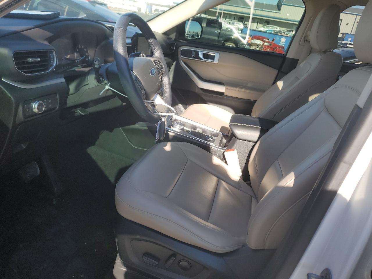 2022 Ford Explorer - Image 7