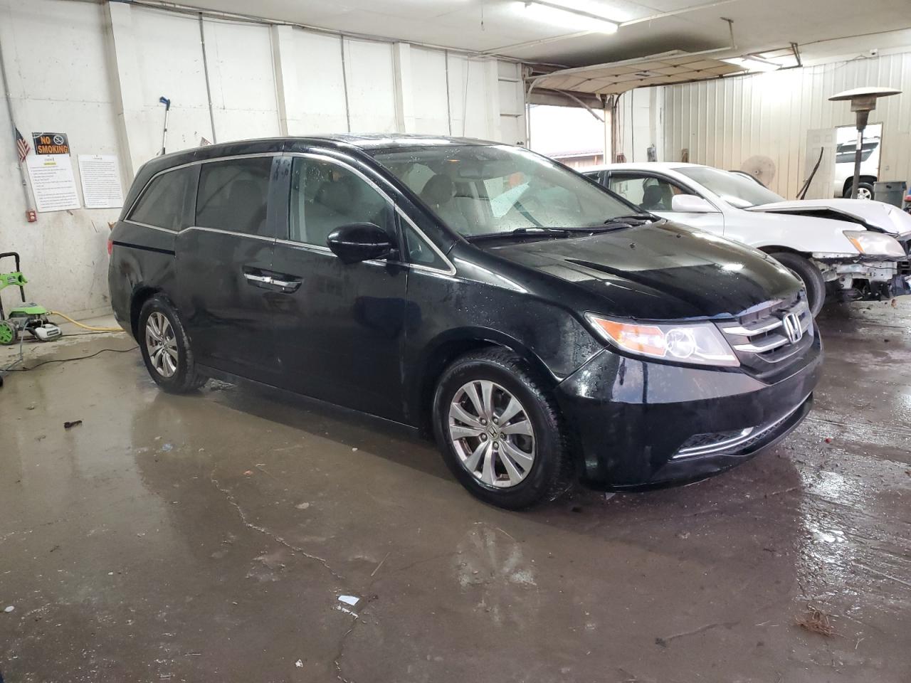 2015 Honda Odyssey - Image 4