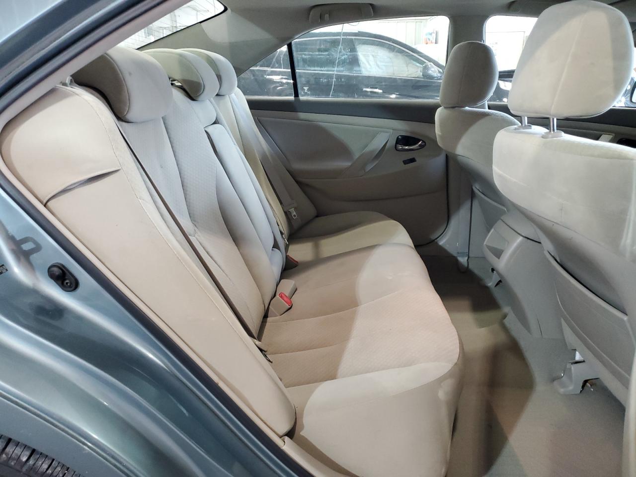 2009 Toyota Camry - Image 10
