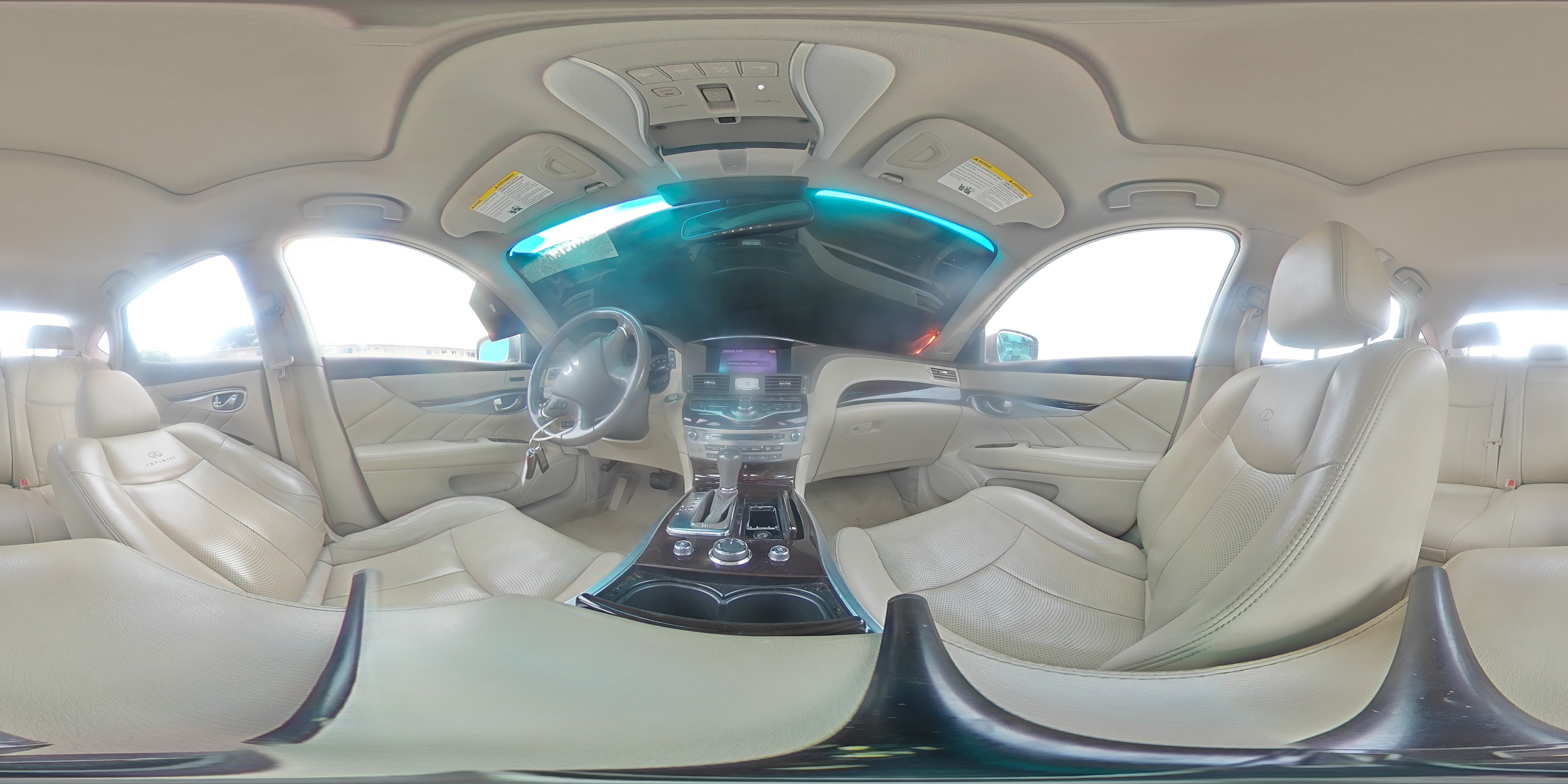 2013 Infiniti M - Image 15