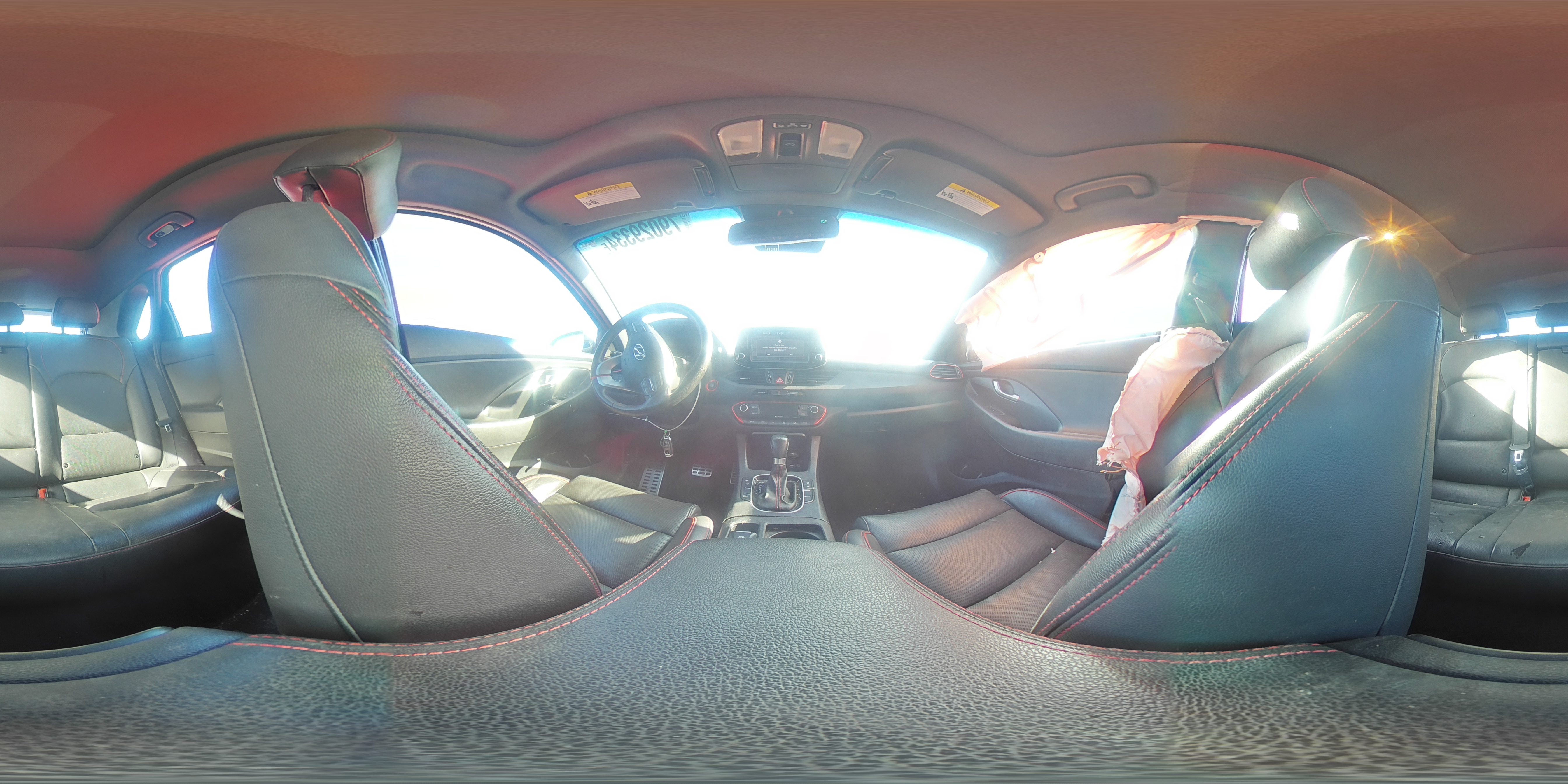 2018 Hyundai Elantra - Image 13