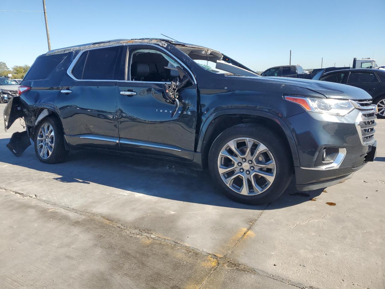 VIN 1GNERKKW0JJ102765 2018 CHEVROLET TRAVERSE no.4