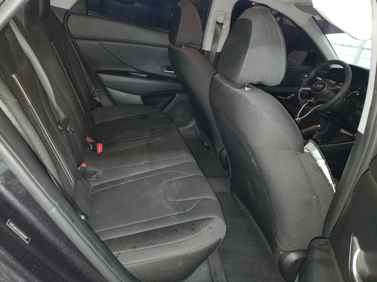 2021 Hyundai Elantra - Image 10
