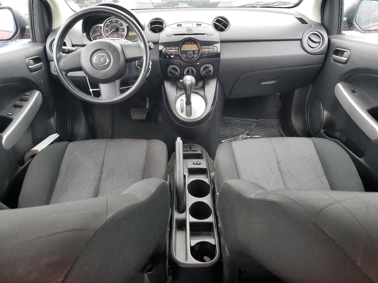 2014 Mazda 2 - Image 8