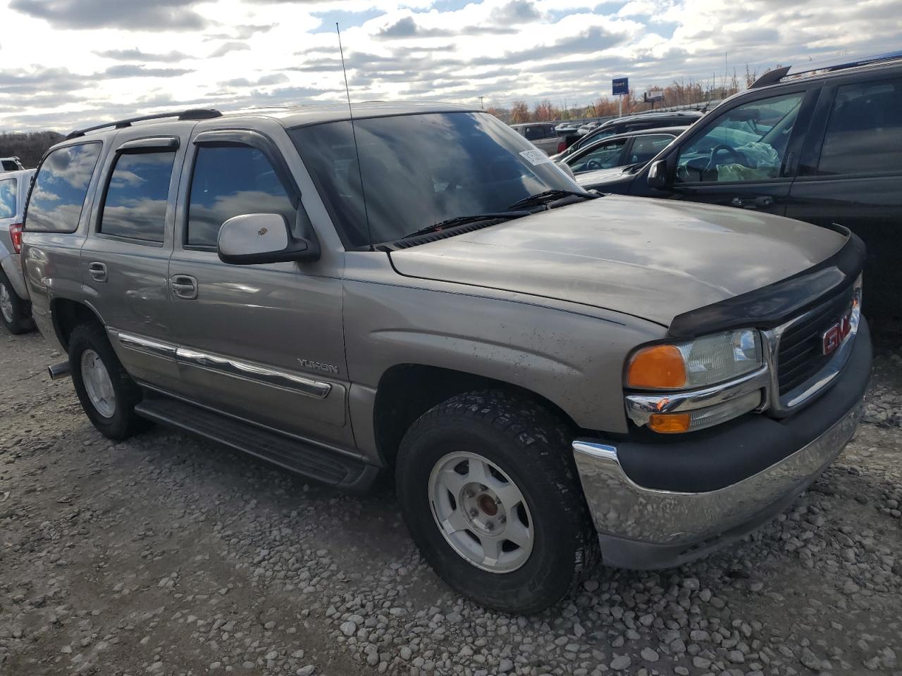 2003 GMC Yukon - Image 4