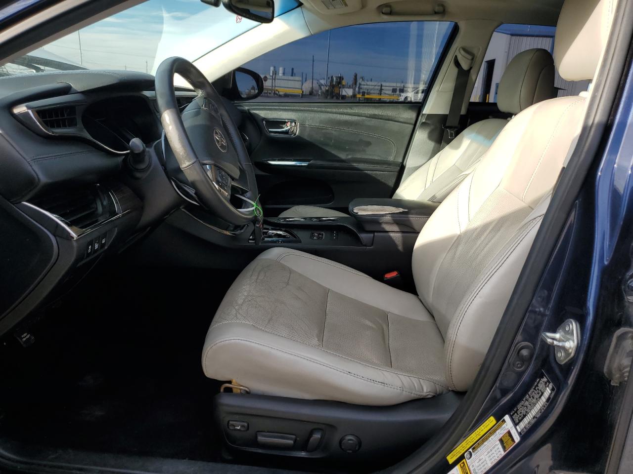 2015 Toyota Avalon - Image 7