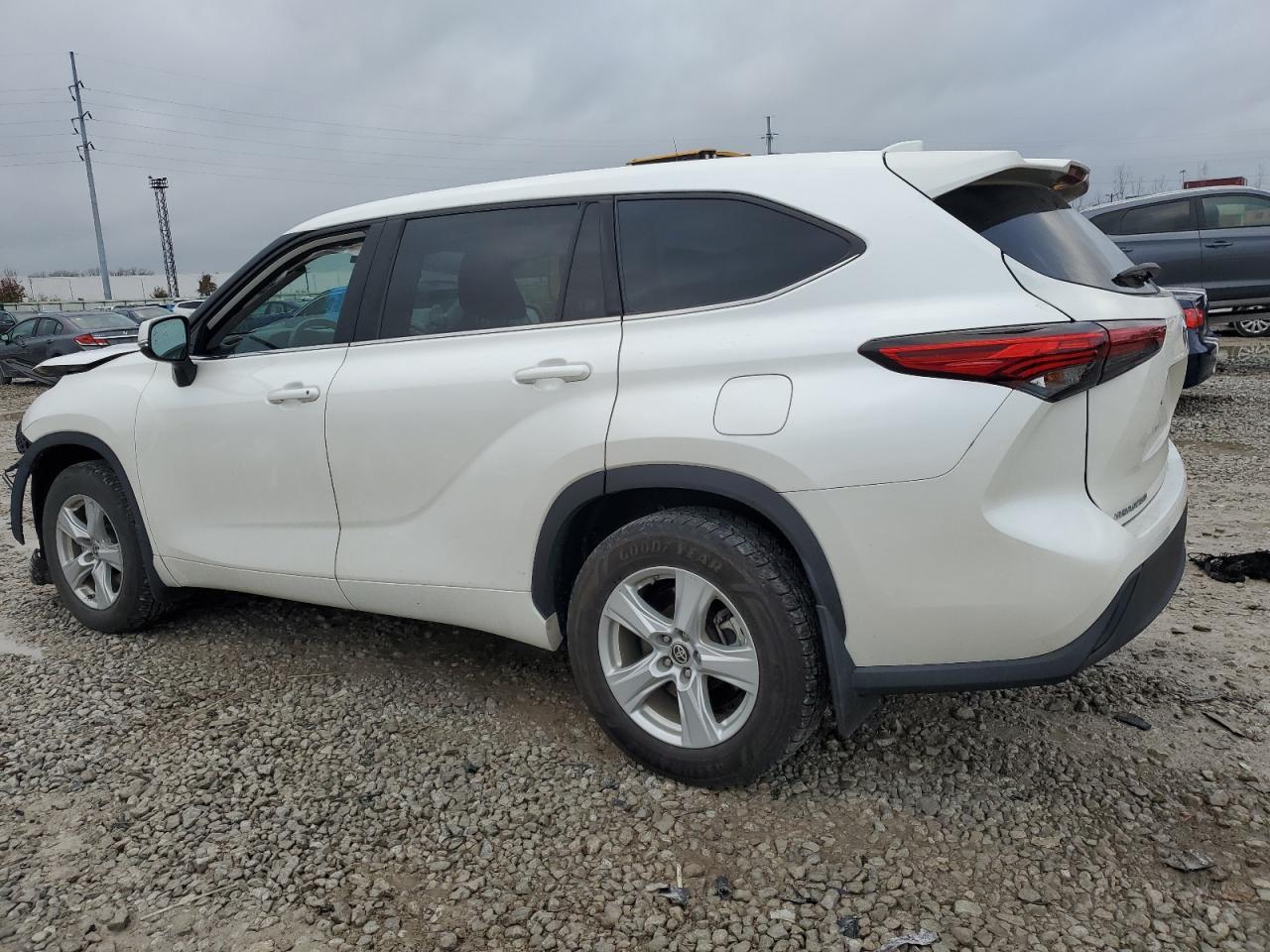 2020 Toyota Highlander - Image 2