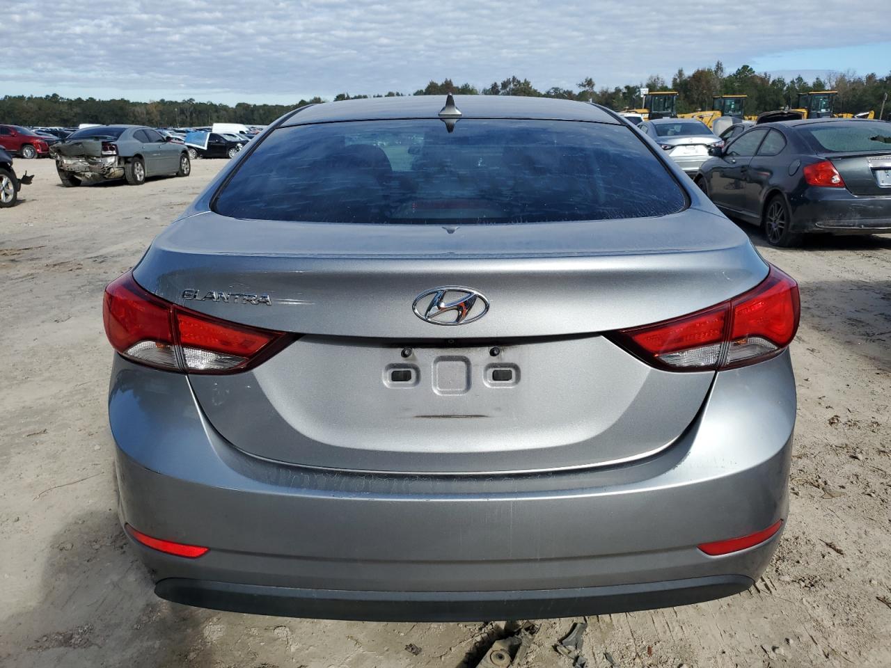 2014 Hyundai Elantra - Image 6