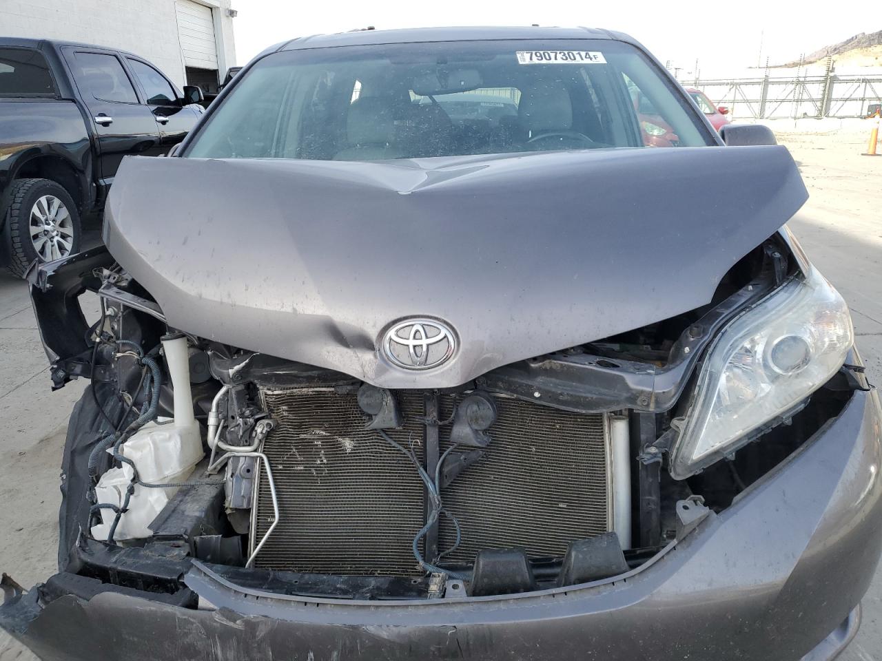 2015 Toyota Sienna - Image 12