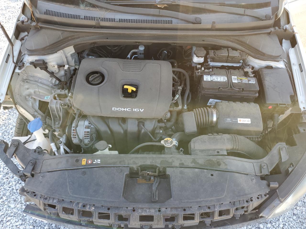 2017 Hyundai Elantra - Image 12