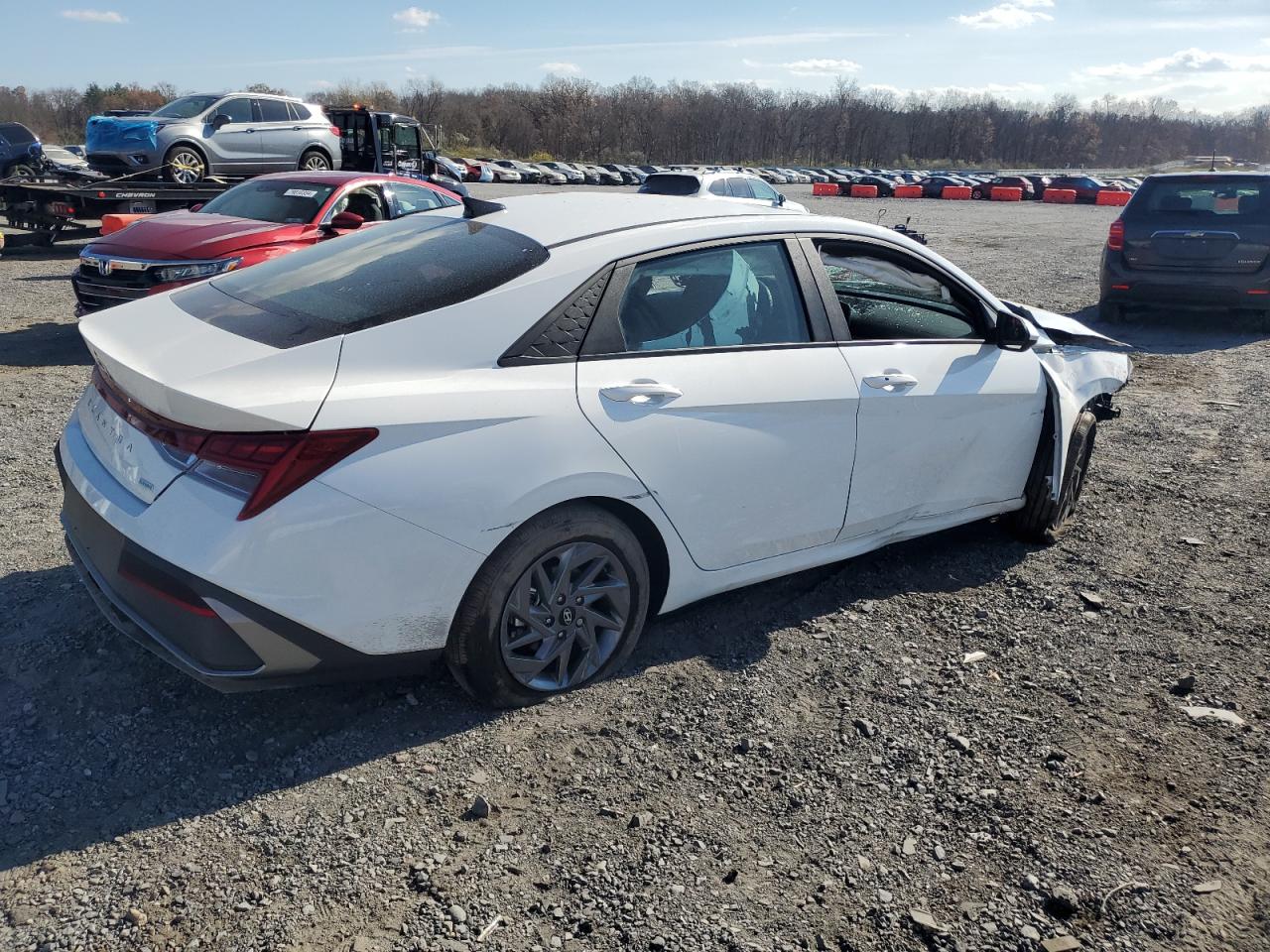 2024 Hyundai Elantra - Image 3