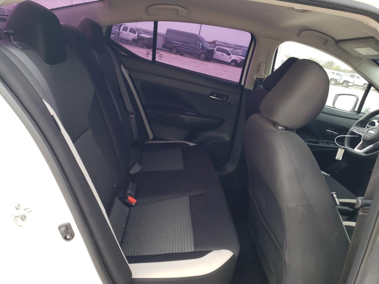 2021 Nissan Versa - Image 10