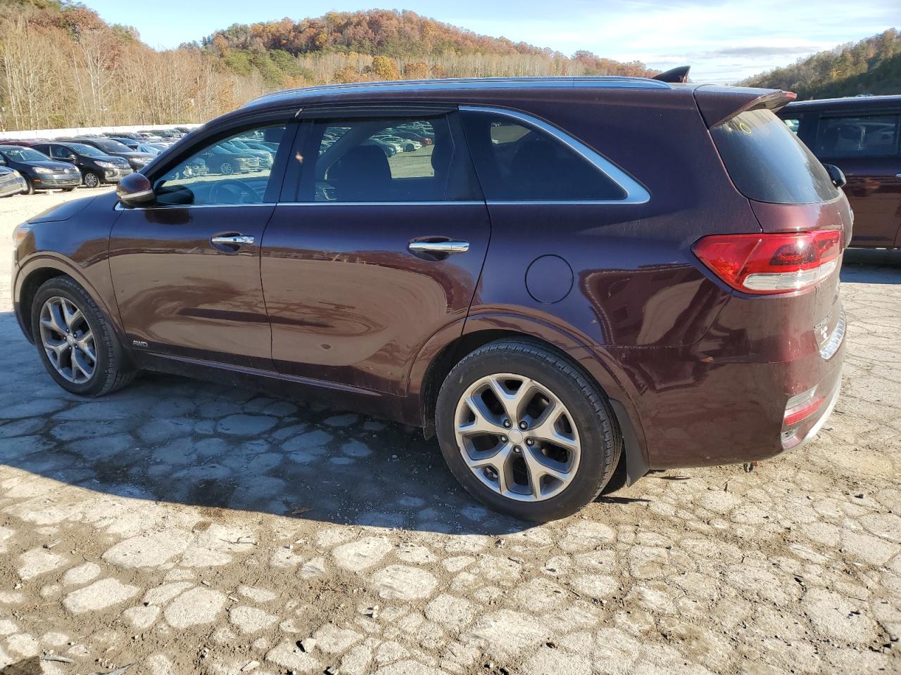 2016 Kia Sorento - Image 2